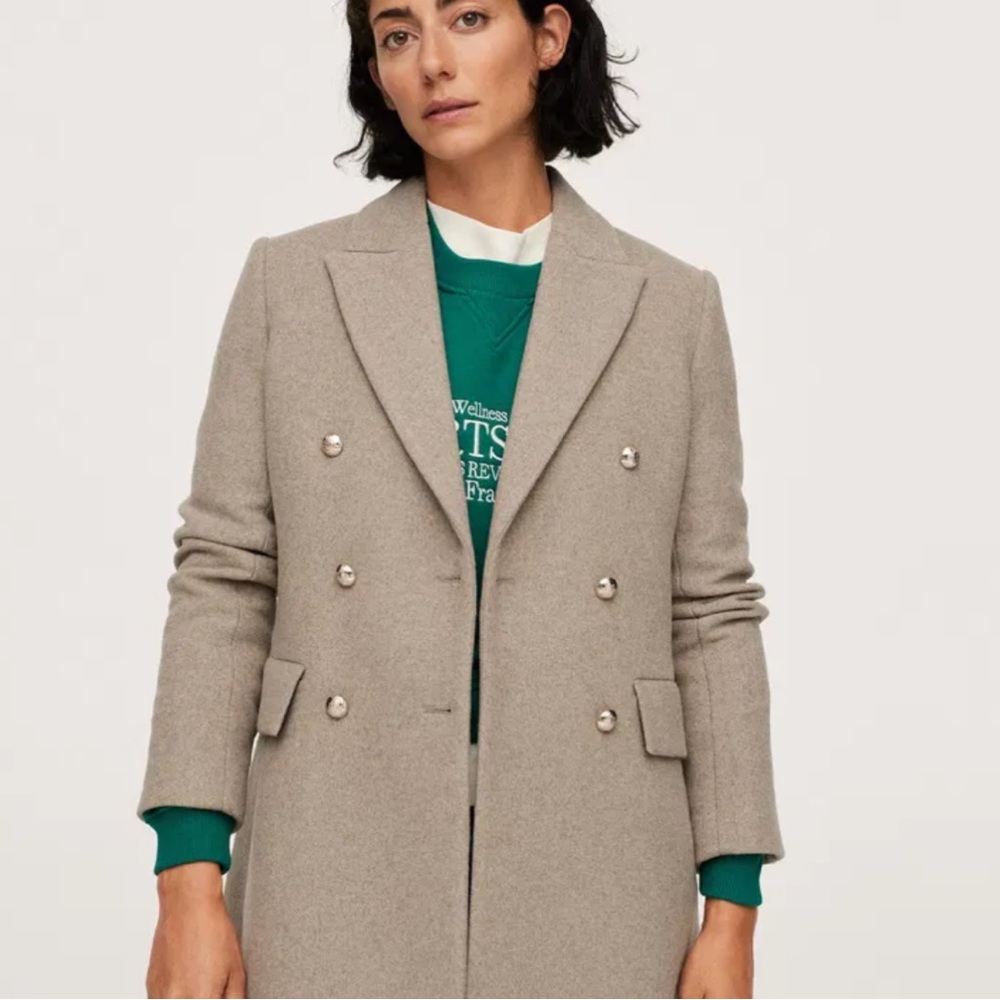 MANGO

Buttoned Wool Coat